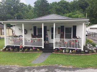 2304 Pinnacle Lake Rd, Bluefield, WV 24701