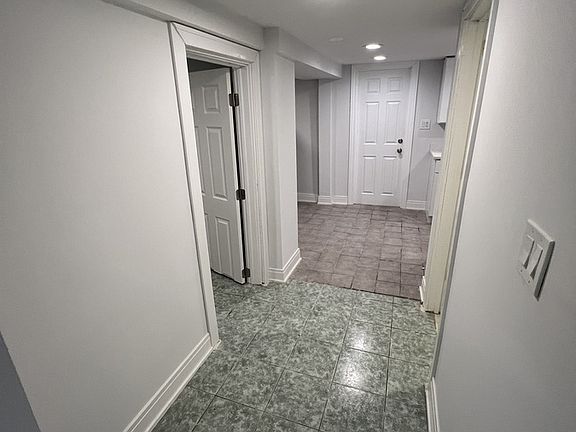 4th image of 3119 N Oakley Ave