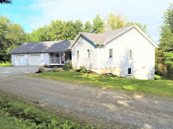 781 Highland Avenue, Newport City, VT 05855
