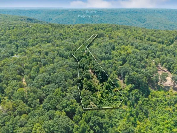 203 Crestview Dr, Sparta, TN 38583