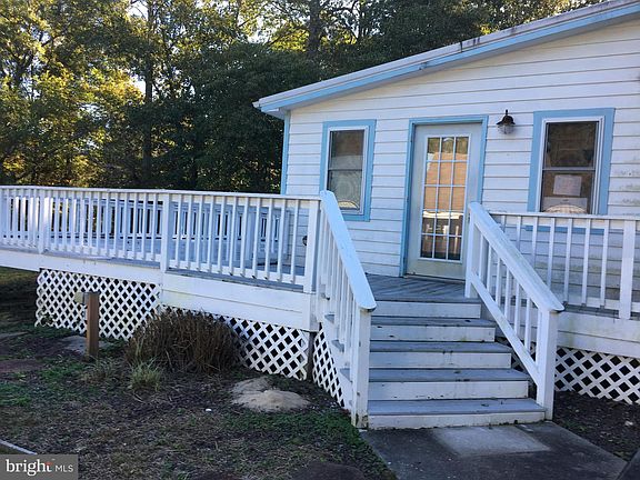 3rd image of 12 Oakridge Dr