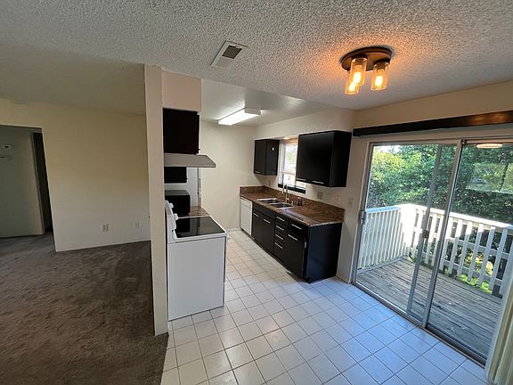 2nd image of 1655 Bramble Pl #4