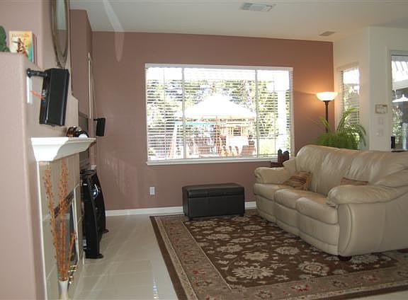 5th image of 595 Crawford Dr