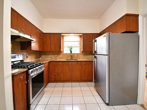 5th image of 109 Burhans Ave