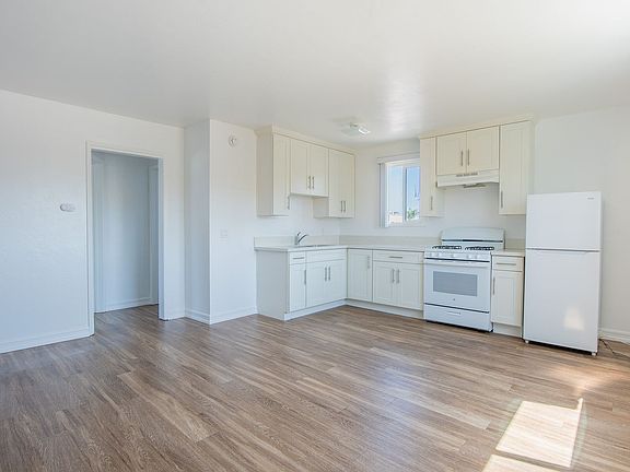 3rd image of 320 G St #11