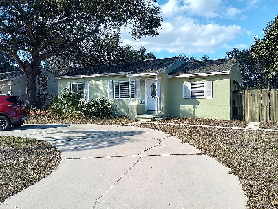 1st image of 425 40th Ave NE