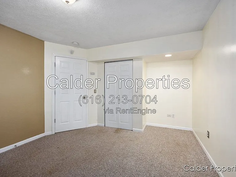 5686 E Falling Leaf Dr SE — Photo 32