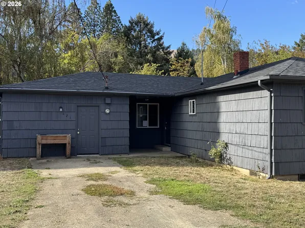 621 Irving Dr, Myrtle Creek, OR 97457