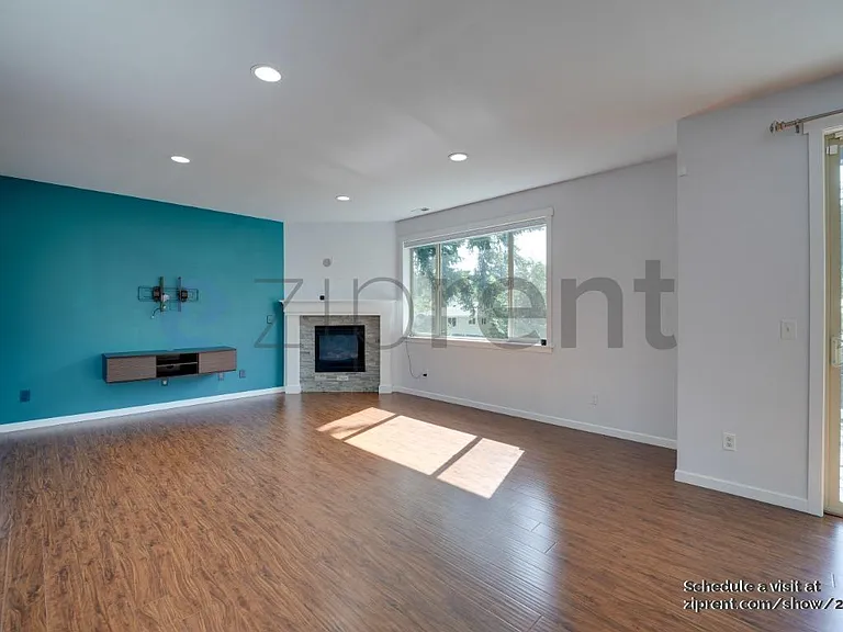 7607 NE 143rd Ct — Photo 10