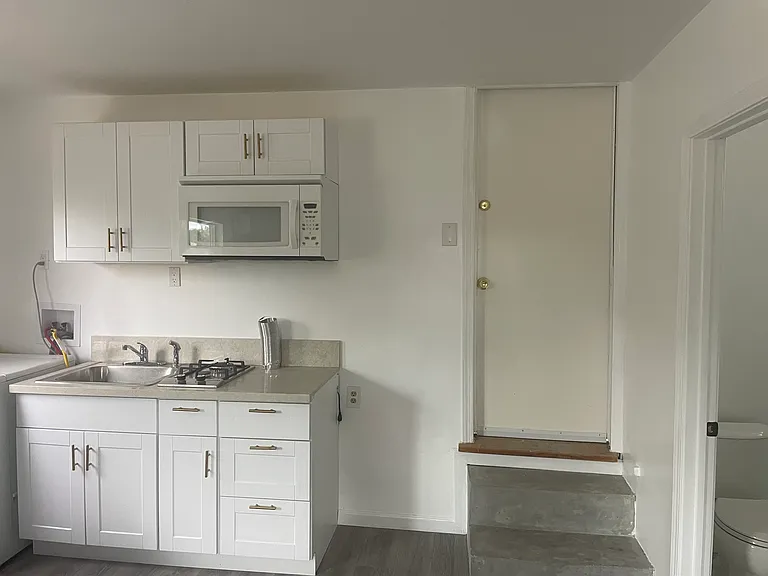 22602 Victory Blvd — Photo 21