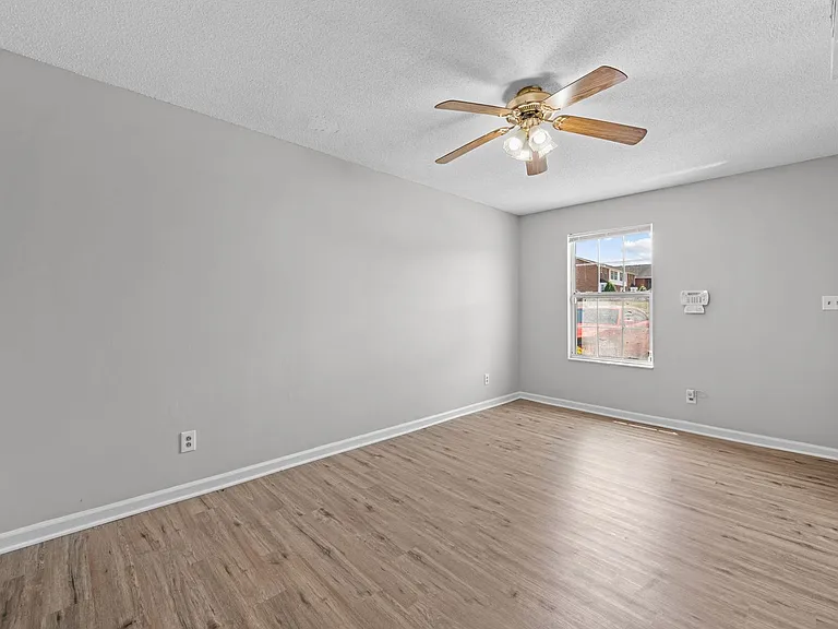 240 Timber Lake Dr — Photo 6