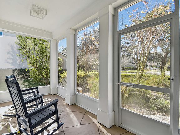 3rd image of 100 Casablanca Ct