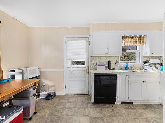 5th image of 408 Newland Ave