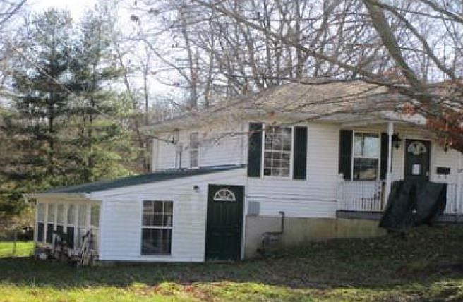 2nd image of 178 N Main St