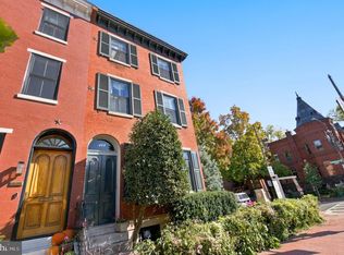 154 11th St SE, Washington, DC 20003