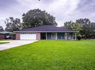 1943 Huntsman St, Orange, TX 77632