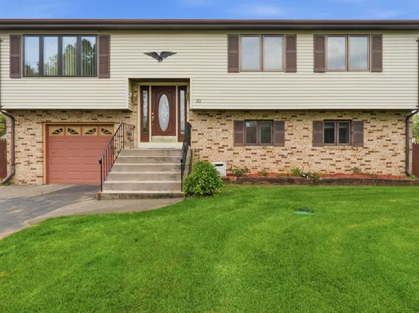 32 Clyde St, Seekonk, MA 02771
