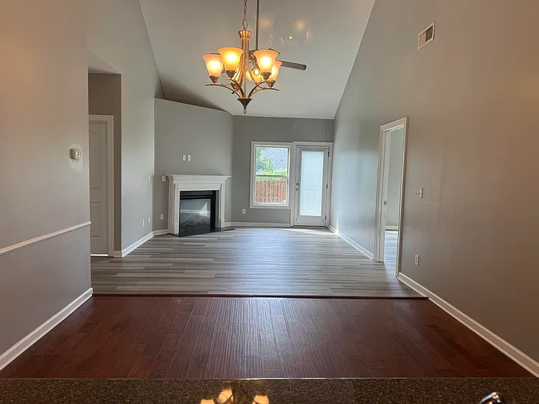 943 Erika Ln — Photo 9