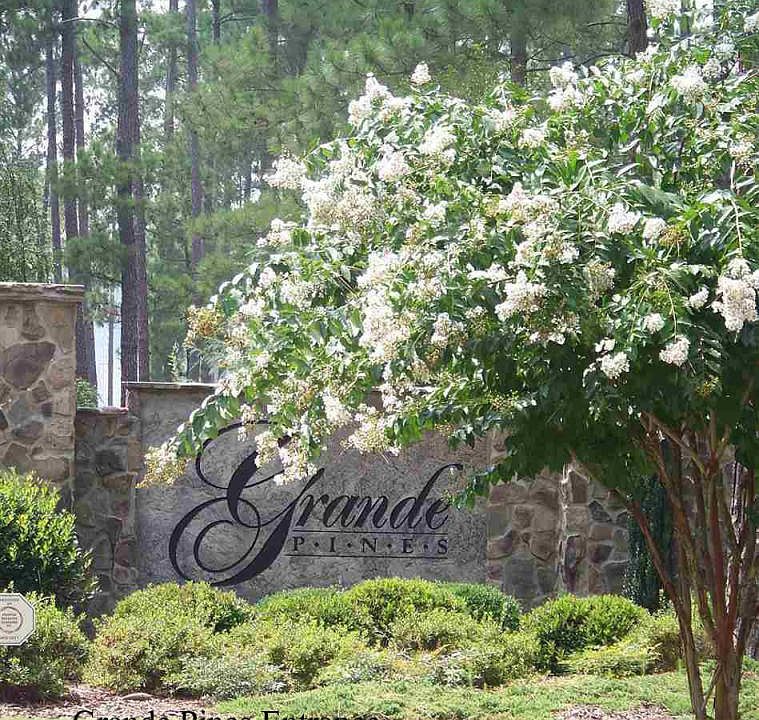 1st image of 152 Grande Pines Ct E