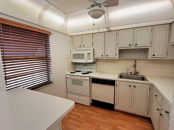 5th image of 7797 Golf Circle Dr APT 201