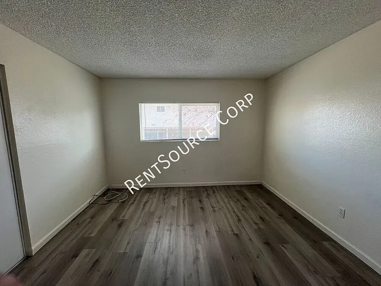 1131 Barstow Rd #B — Photo 12