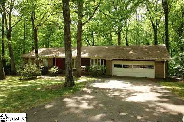 1st image of 101 Rosewood Dr