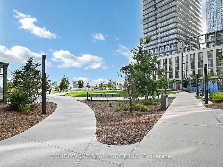 7890 Jane St #1112 — Photo 4
