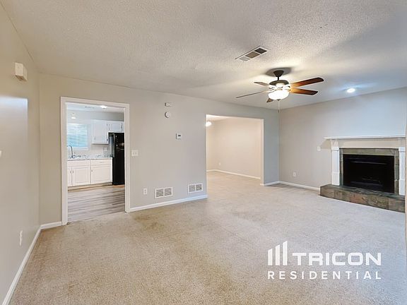 2nd image of 1051 Park Creek Cir
