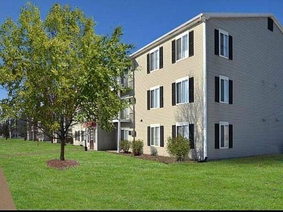 3rd image of 2724 Corona Dr