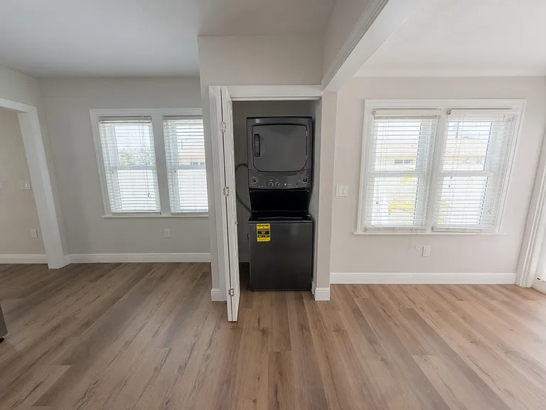 Washer/dryer.