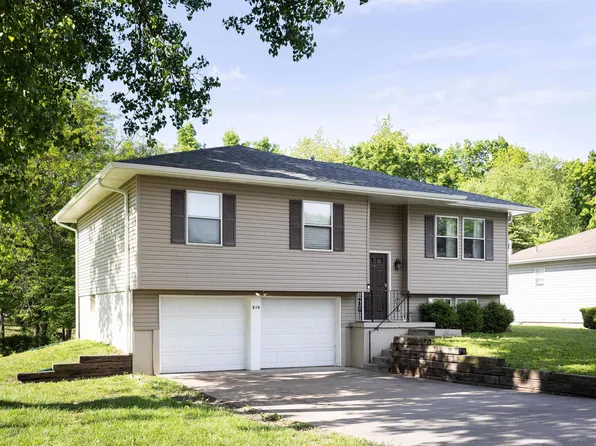 210 E Swisher Dr, Clinton, MO 64735