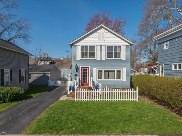 686 Perry St, Vermilion, OH 44089