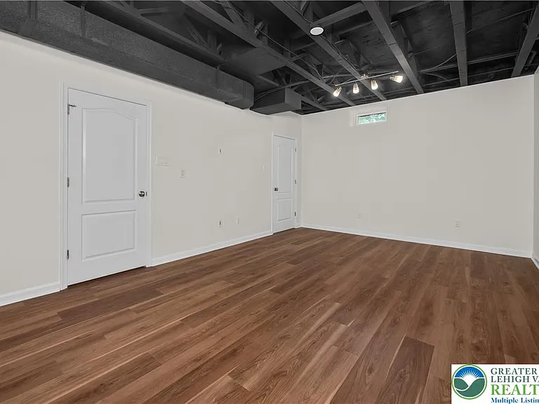 4207 Yorktown Rd — Photo 32