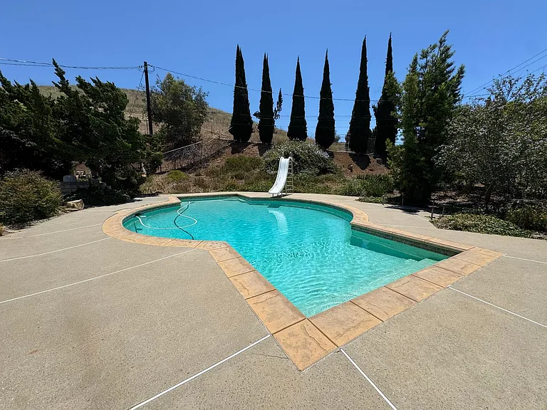 2 Marimar St — Photo 9