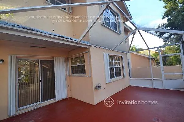 531 NW 207th Ter — Photo 10