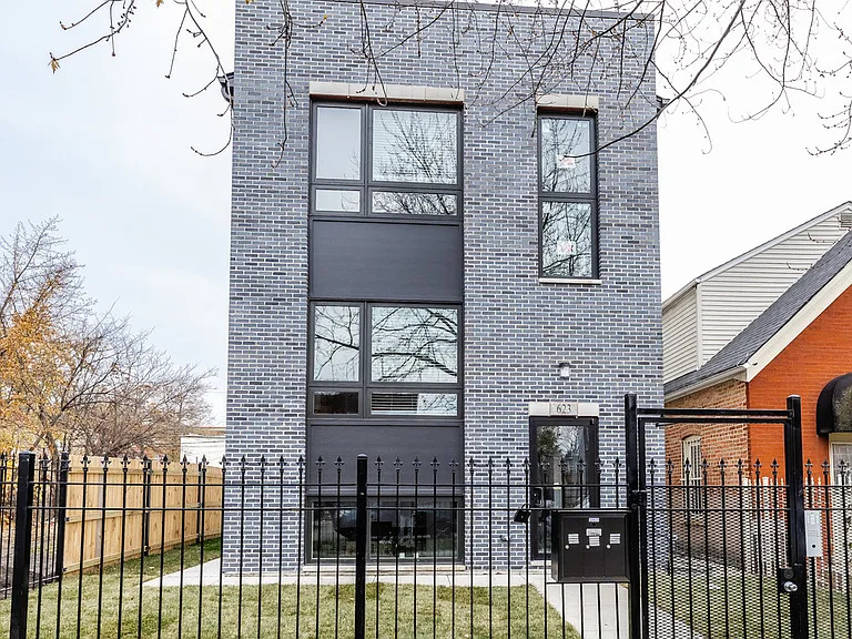 3822 W Huron St #1 — Photo 1