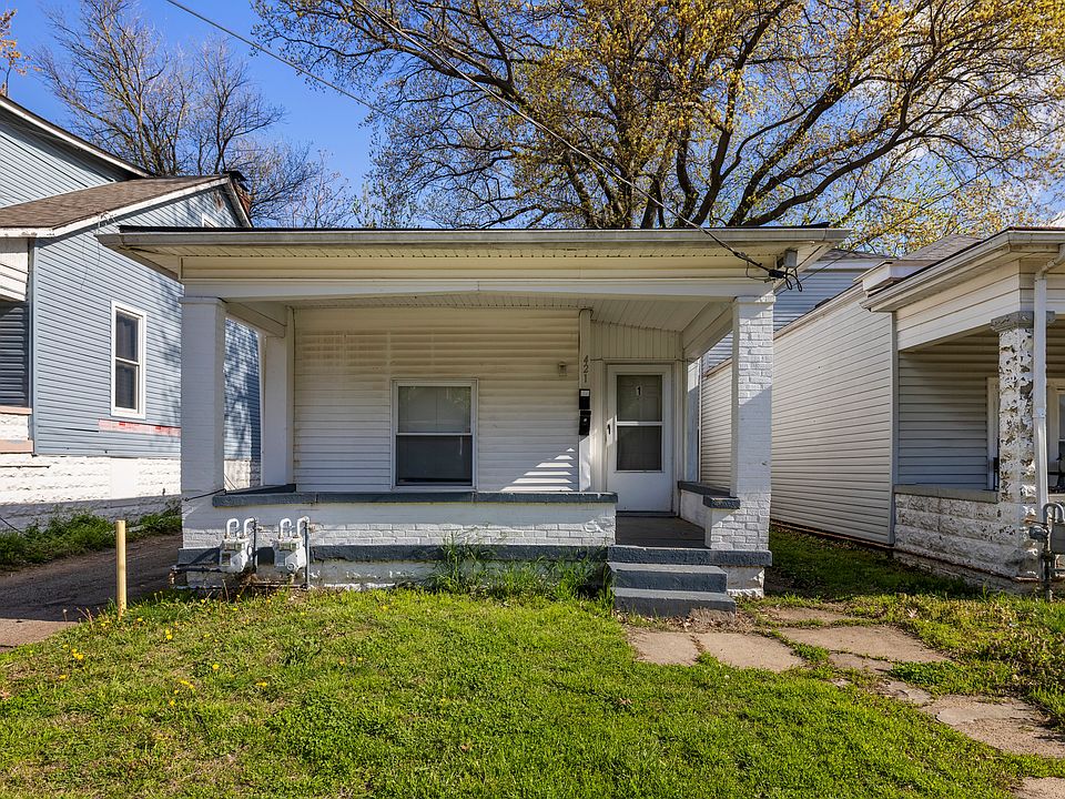 421 M Street - Unit 1 in front of house