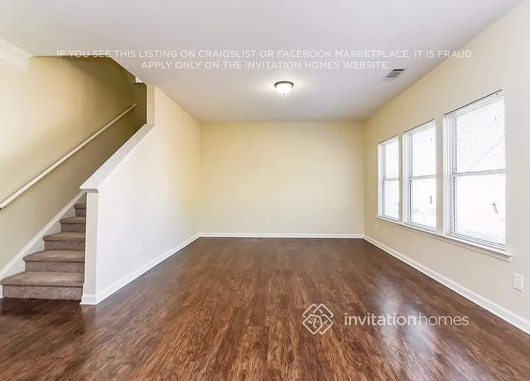 3467 Rosebud Park Dr — Photo 6