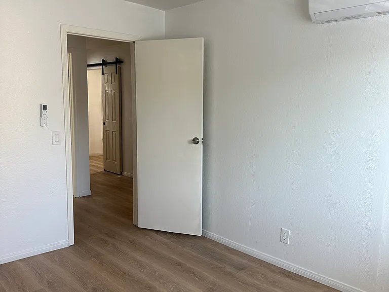 11440 Lambert Ave — Photo 5