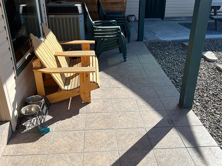 555 Baker St — Photo 12