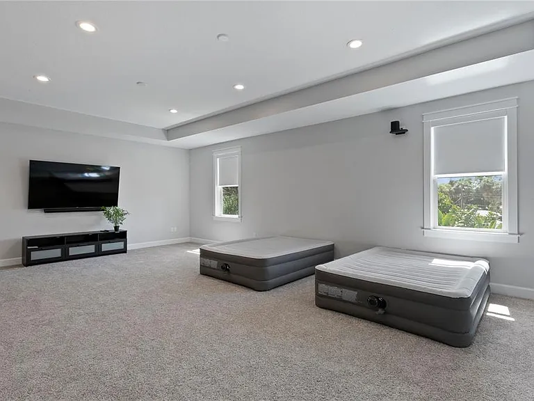 209 S Shore Crest Dr — Photo 51