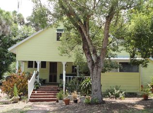 565 N Tropical Trl, Merritt Island, FL 32953