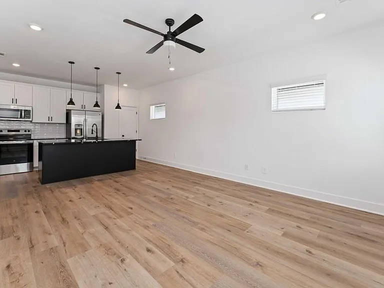 8023 Cora St #B — Photo 8