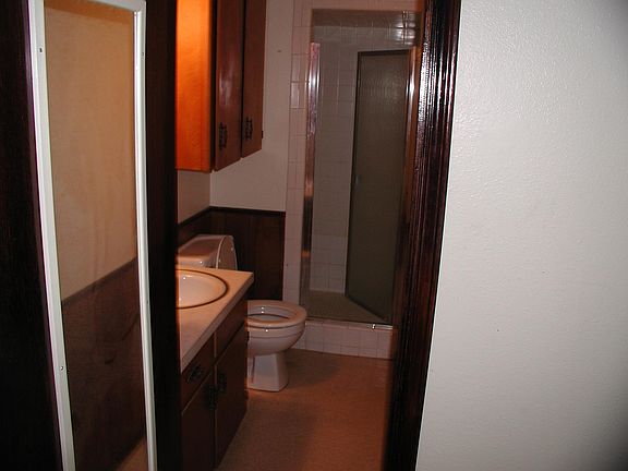 4th image of 224 W Maple Ave #5