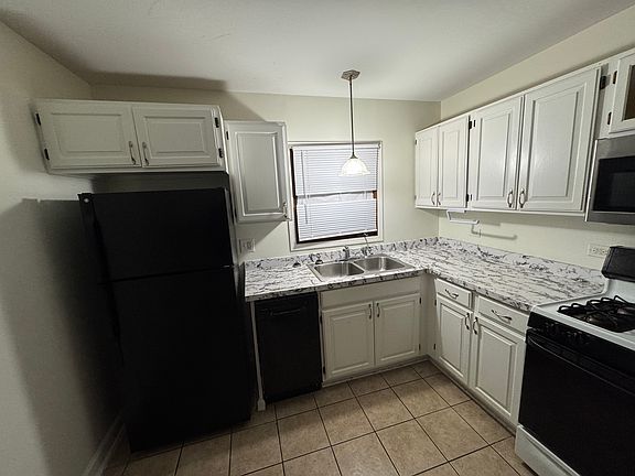 3rd image of 329 Waldmann Dr