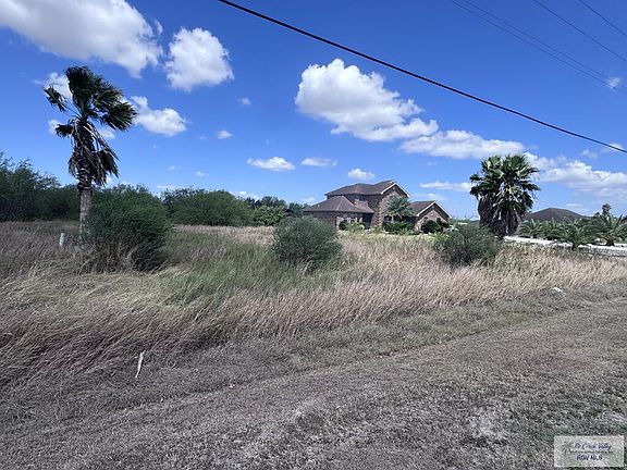 3rd image of 6 Palm Blvd