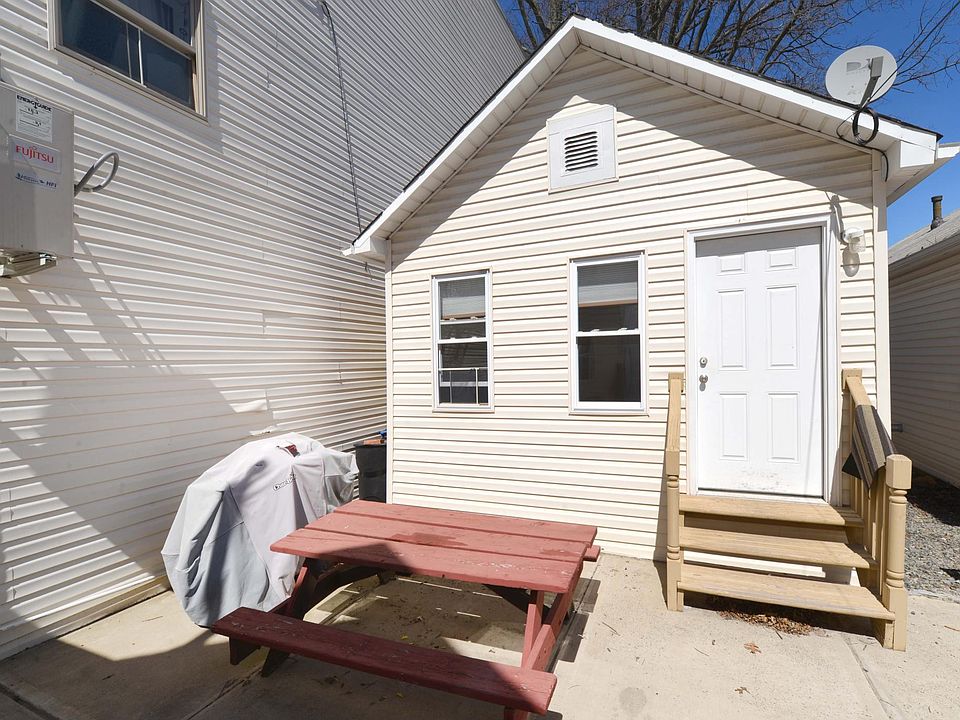 1st image of 597 Midland Ave #4