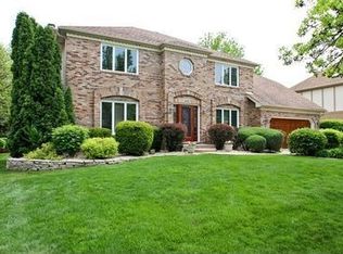 492 Prairie Knoll Dr, Naperville, IL 60565