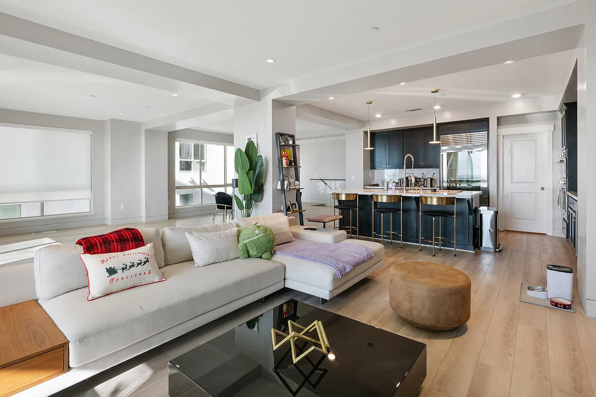 6775 Skyview Dr — Photo 4