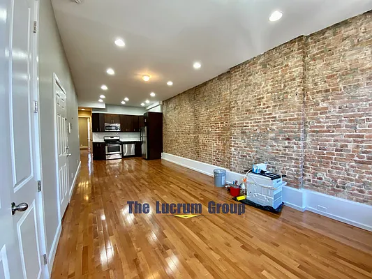 Rented by Lucrum Group | media 2